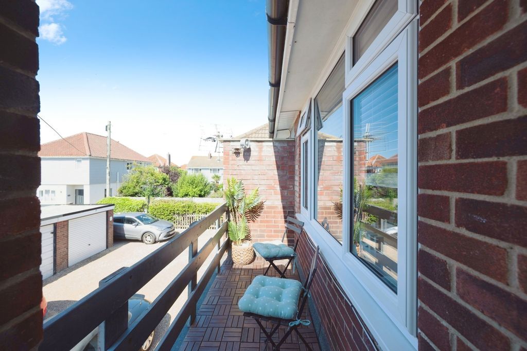 Additional image 10 of 2 bed flat for saleSouthwood Road, Hayling Island, Hampshire PO11