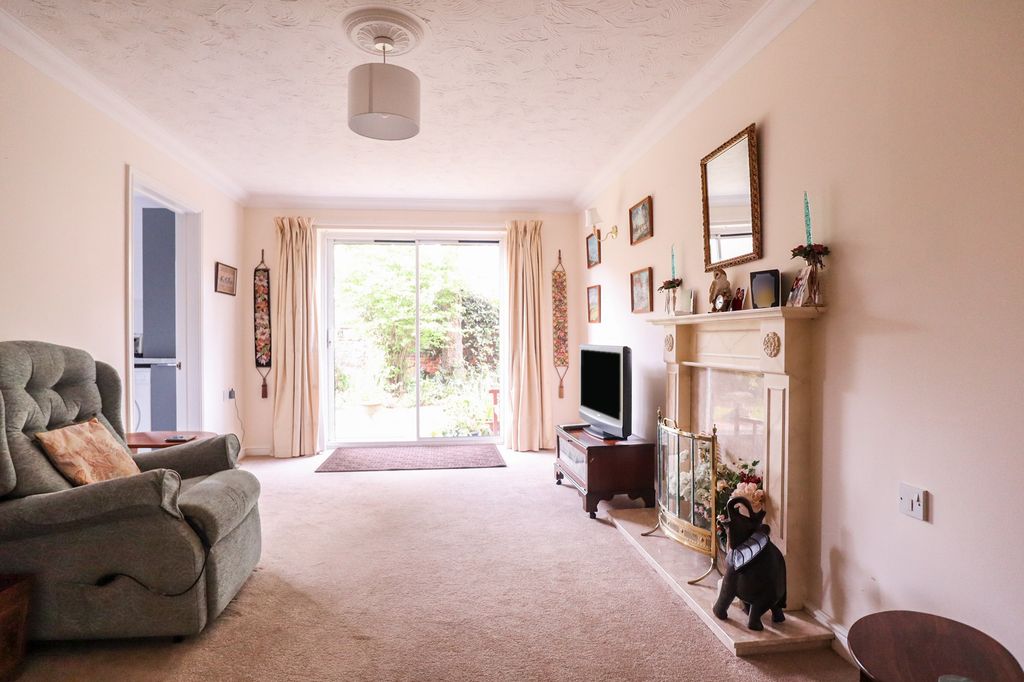 Additional image 3 of 2 bed flat for saleSun Lane, Harpenden AL5