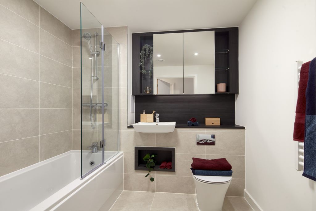 Additional image 5 of 3 bed flat for sale"Waterway Apartments" at Carnation Gardens, Nestle Avenue, Hayes UB3