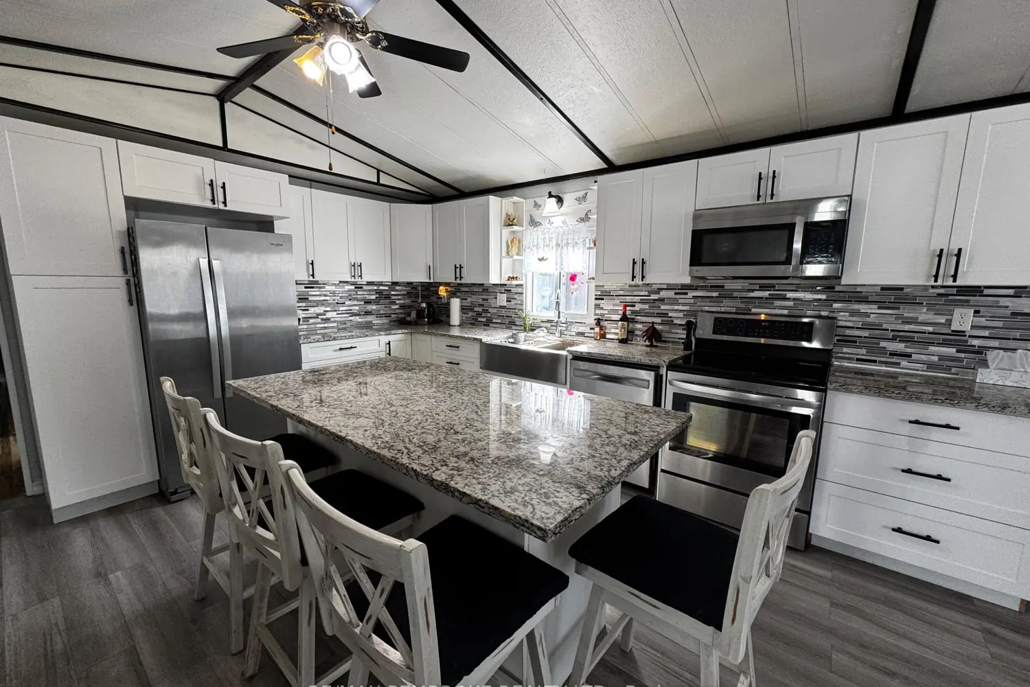 105 Pinehurst Estates photo 4
