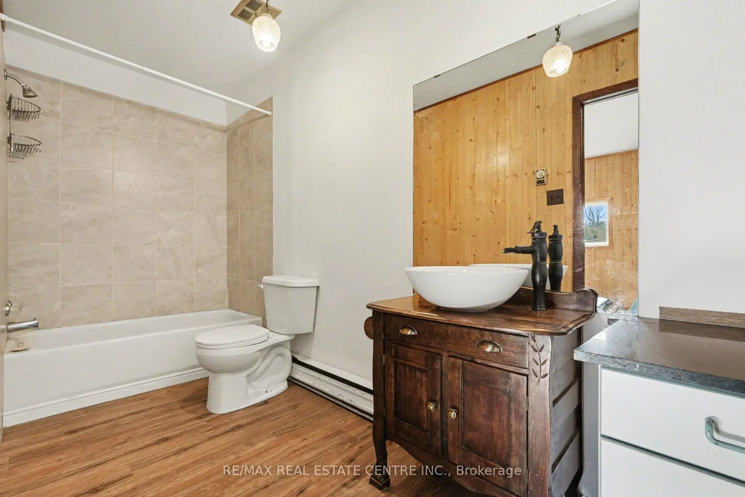 84 Bank Street photo 5
