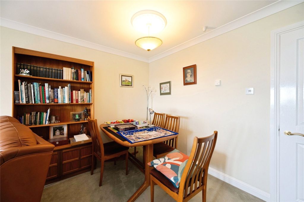 Additional image 18 of 2 bed flat for saleSea Front, Hayling Island, Hampshire PO11