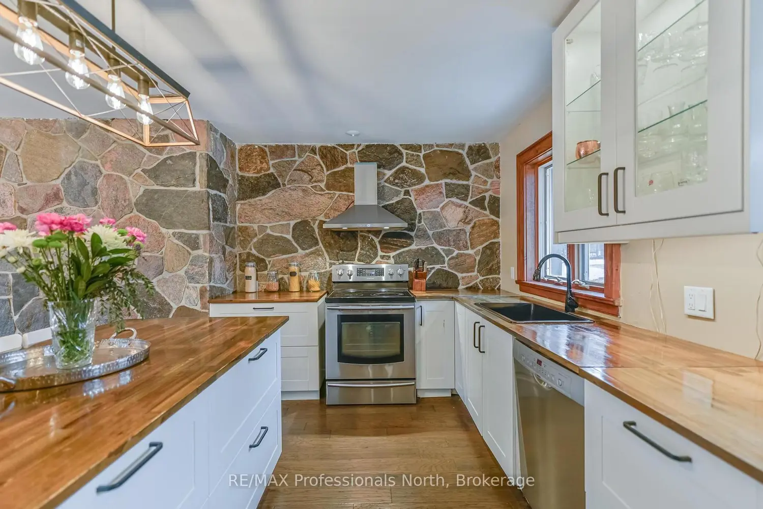 2481 North Shore Road photo 3