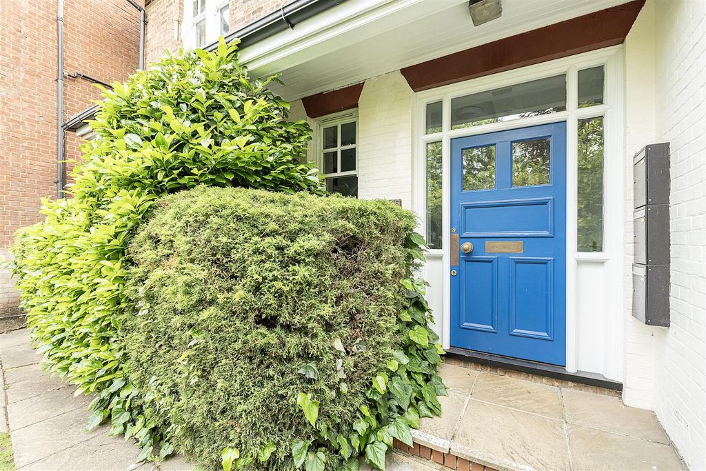 Additional image 9 of 2 bed flat for saleMilton Road, Harpenden AL5