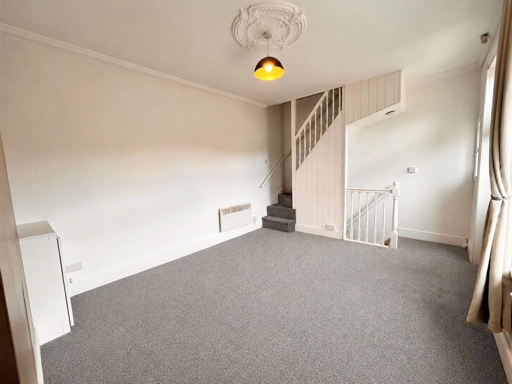 2 bed property for saleDale View, Hebden Bridge HX7 photo 2