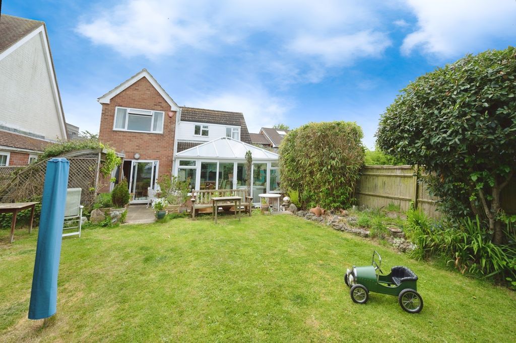Additional image 2 of 4 bed detached house for saleWittering Road, Hayling Island, Hampshire PO11