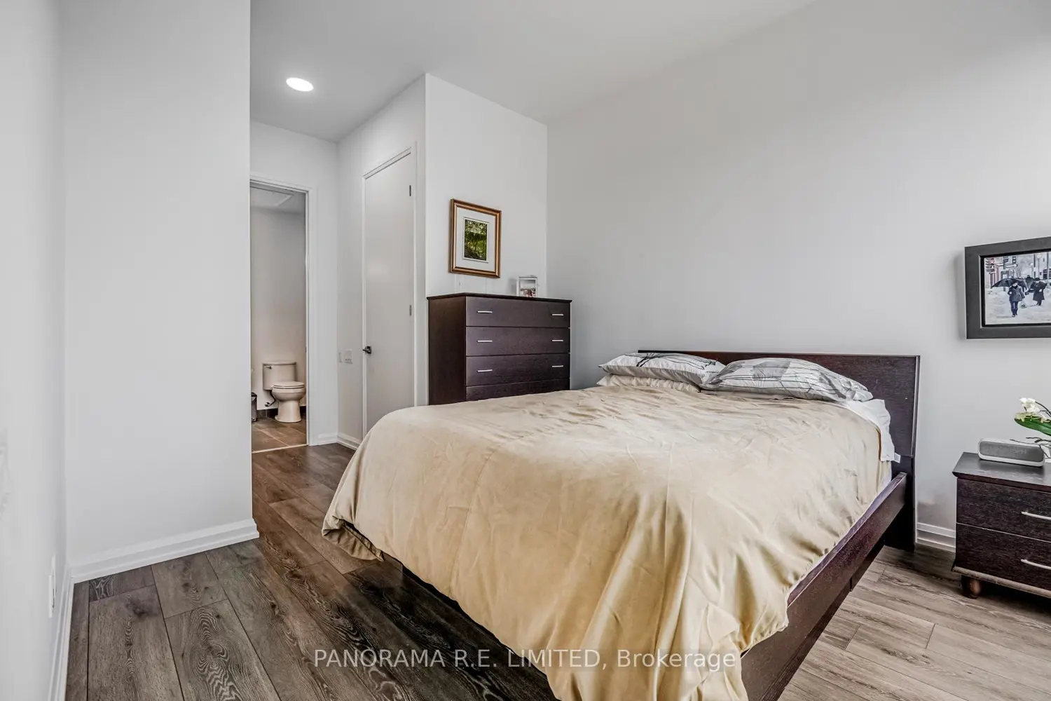 Additional image 5 of 4208 Dundas Street 802