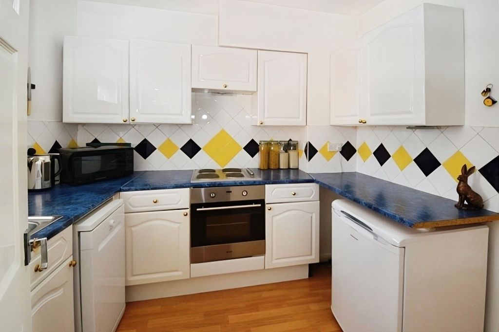 2 bed flat for saleCoventry Road, Hinckley LE10 photo 5