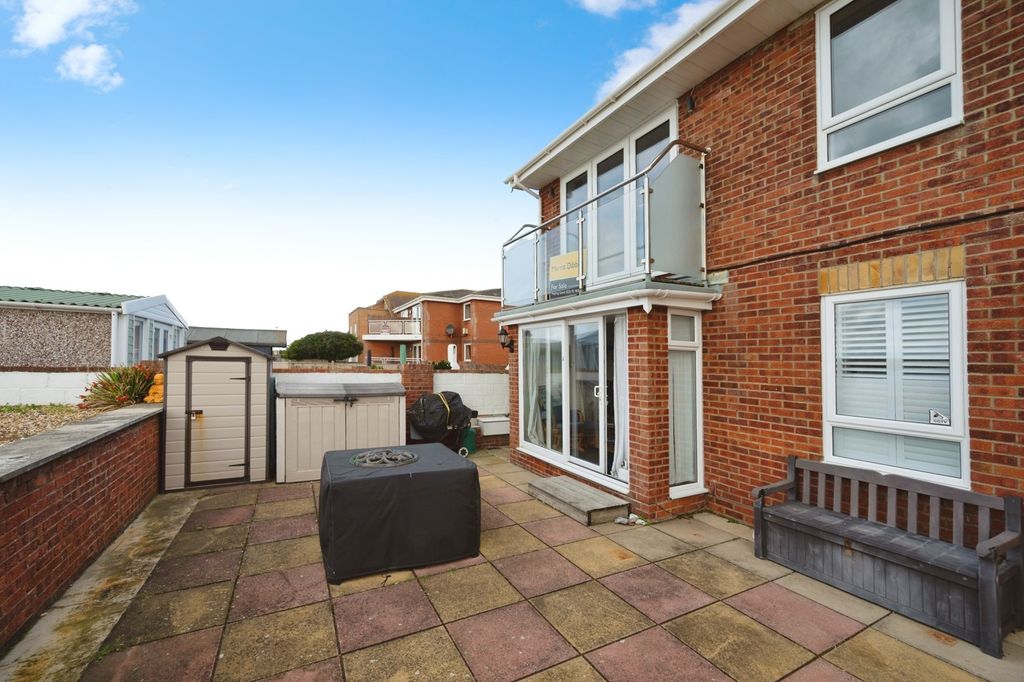Additional image 7 of 2 bed flat for saleAcasta Court, 188 Southwood Road, Hayling Island, Hampshire PO11