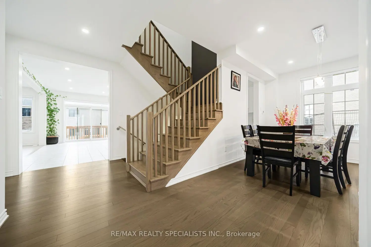 4 Elderberry Way photo 2