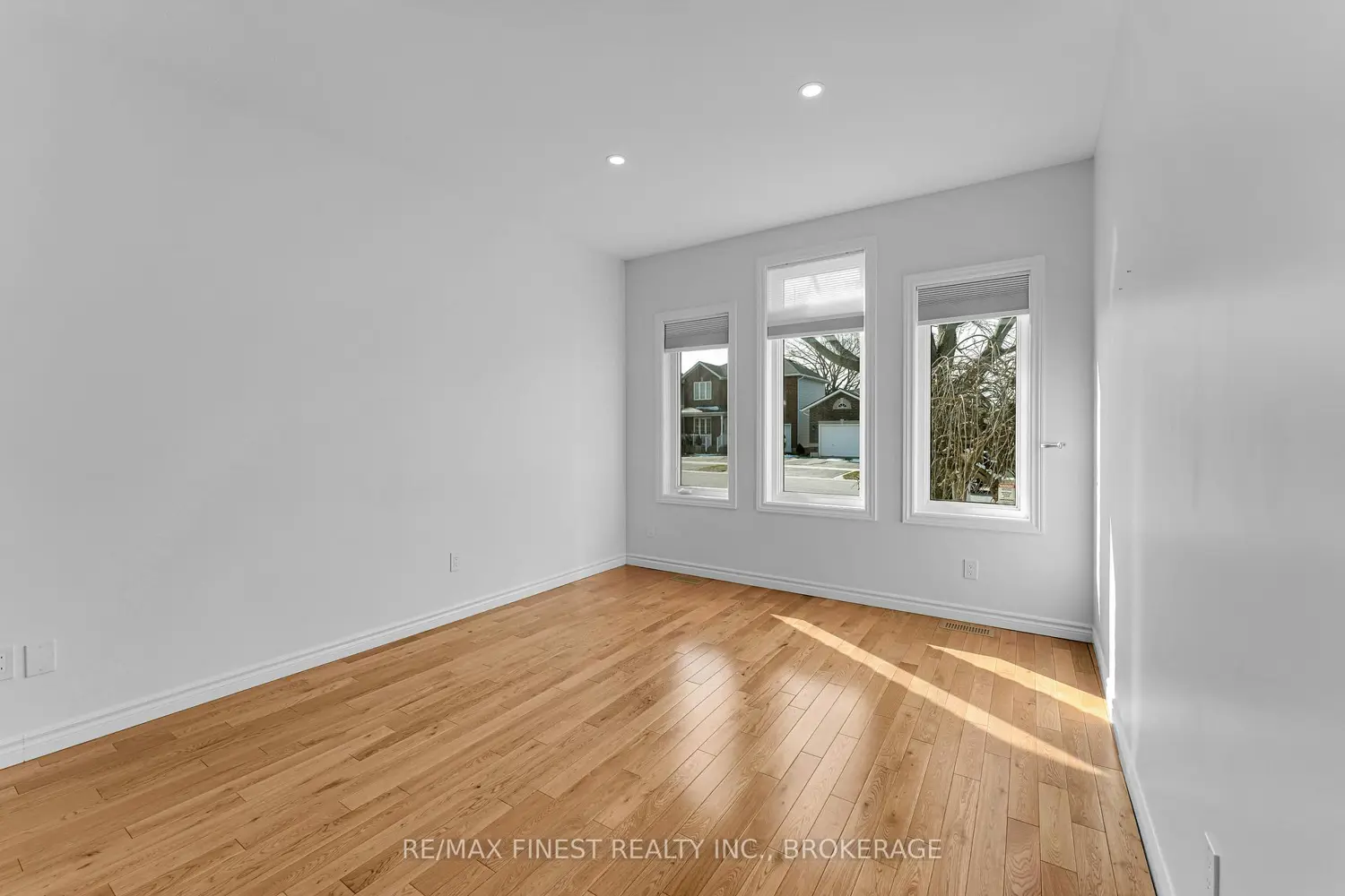 34 Schooner Drive photo 3