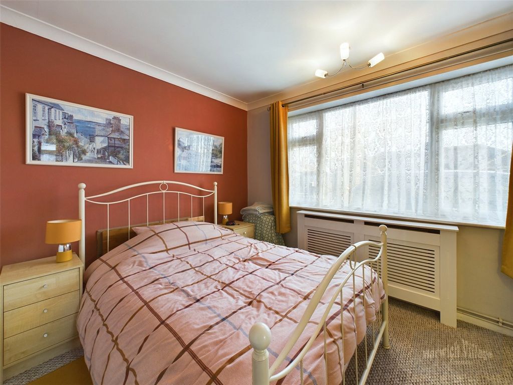 Additional image 11 of 3 bed bungalow for saleDove Crescent, Harwich, Essex CO12