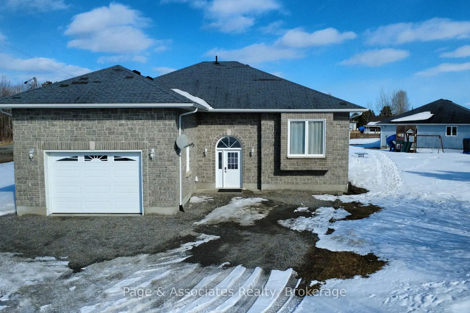 976 Levac Road