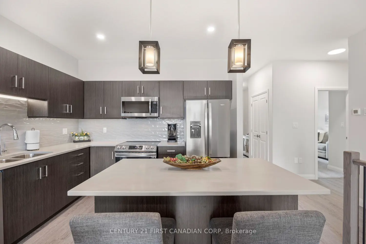 Additional image 6 of 100 Rowe Avenue