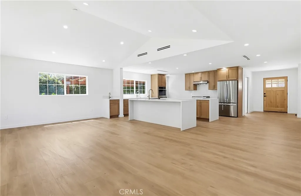 5440 Alcove Ave, Valley Village, CA 91607 photo 5