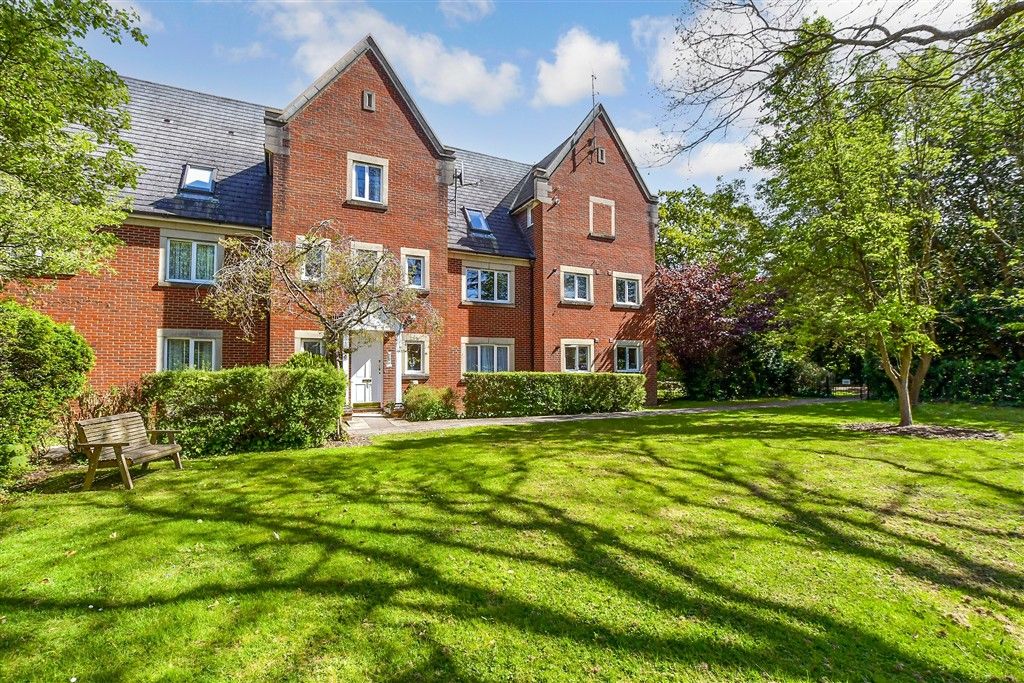Additional image 11 of 2 bed flat for saleTanbridge Park, Horsham, West Sussex RH12