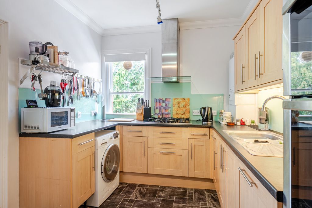 Additional image 11 of 3 bed flat for sale19 Salisbury Avenue, Harpenden AL5