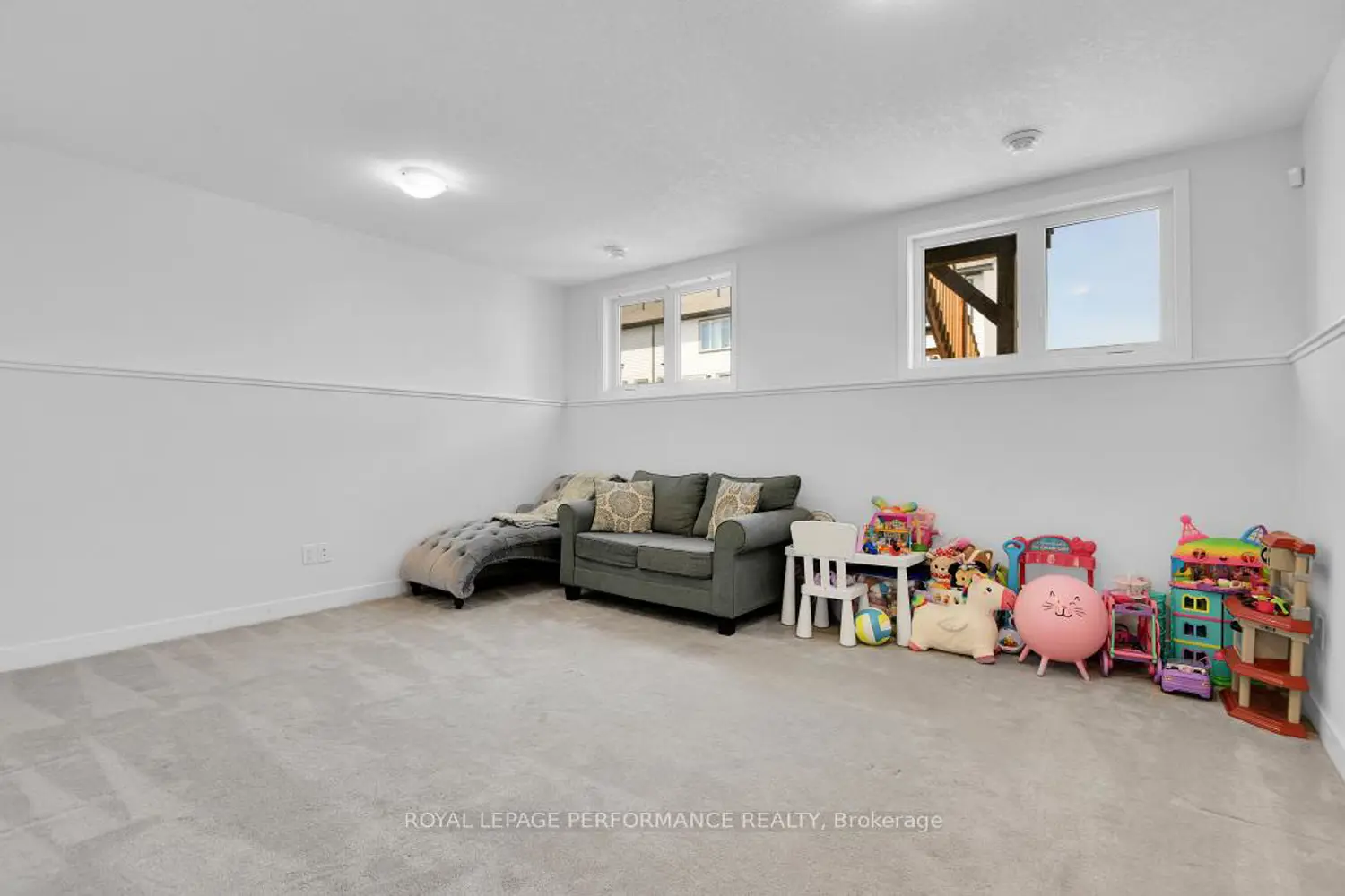 Additional image 16 of 30 Whitcomb Crescent