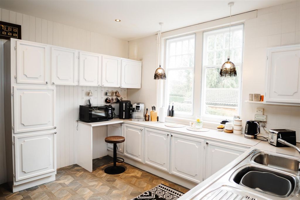 Additional image 54 of 6 bed semi-detached house for saleFerriby Road, Hessle HU13