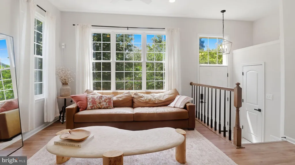 12000 Edgemere Circle, Reston, VA 20190 photo 4