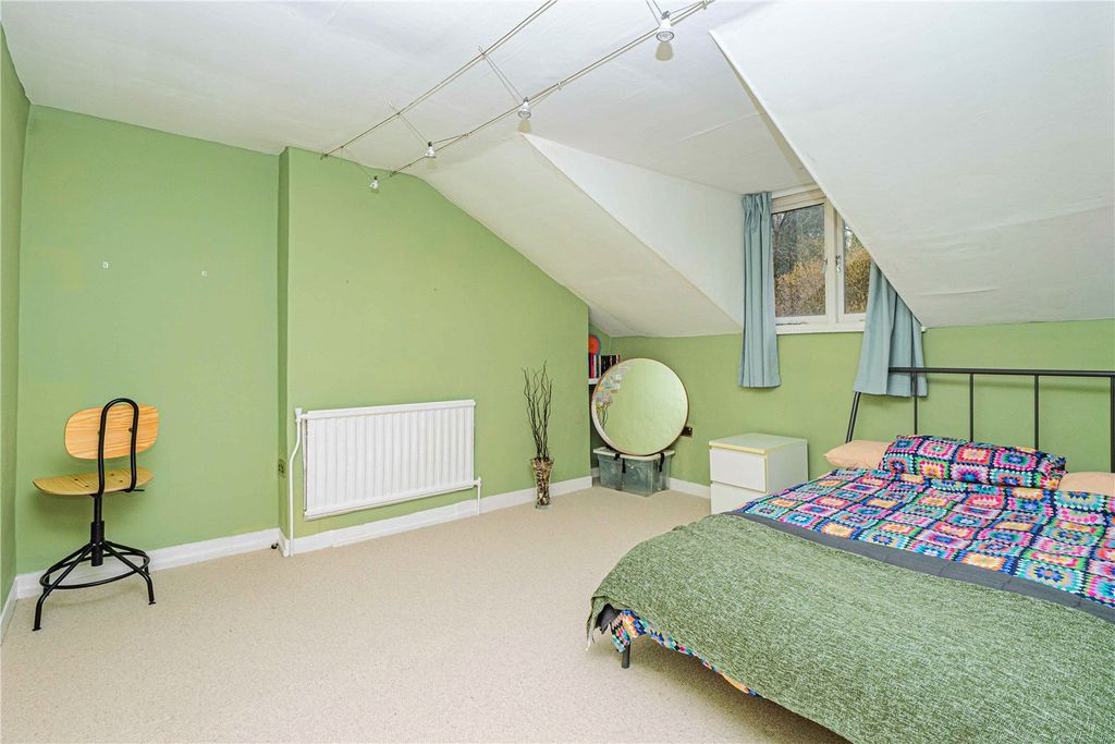 Additional image 14 of 4 bed semi-detached house for saleRoughdown Villas Road, Felden, Hemel Hempstead, Hertfordshire HP3
