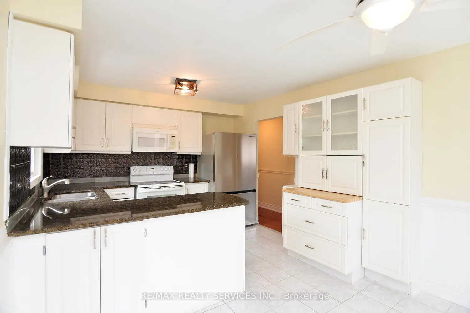 7 Bush Crescent photo 4