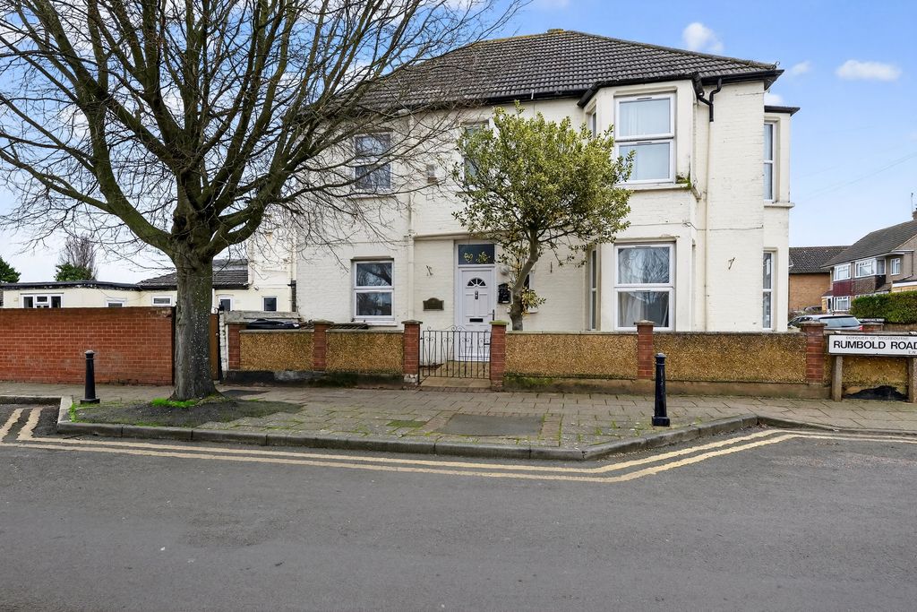 Additional image 26 of 5 bed detached house for saleWalton Road, Hoddesdon EN11