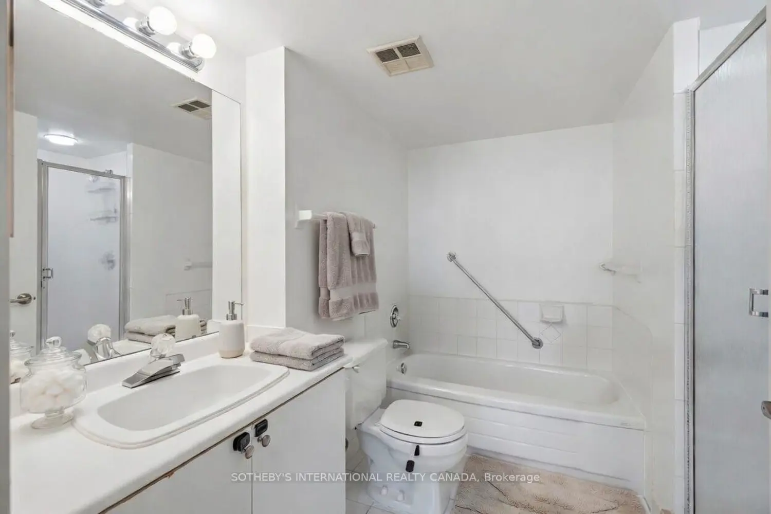 75 King Street 1709 photo 2