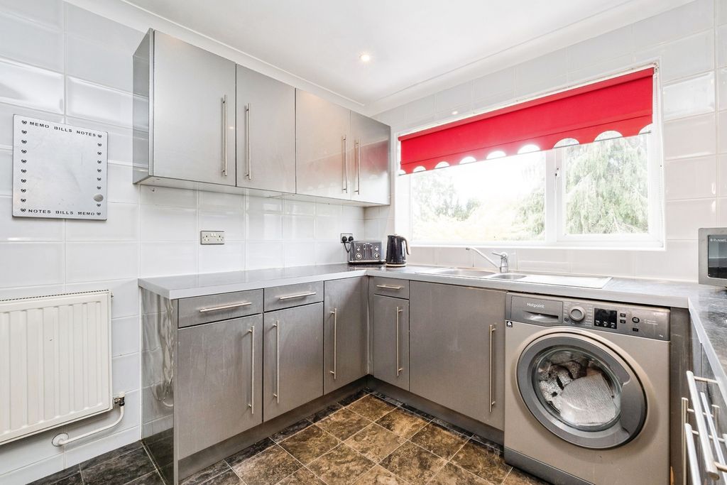 Additional image 17 of 2 bed maisonette for saleHurstlands Close, Hornchurch RM11
