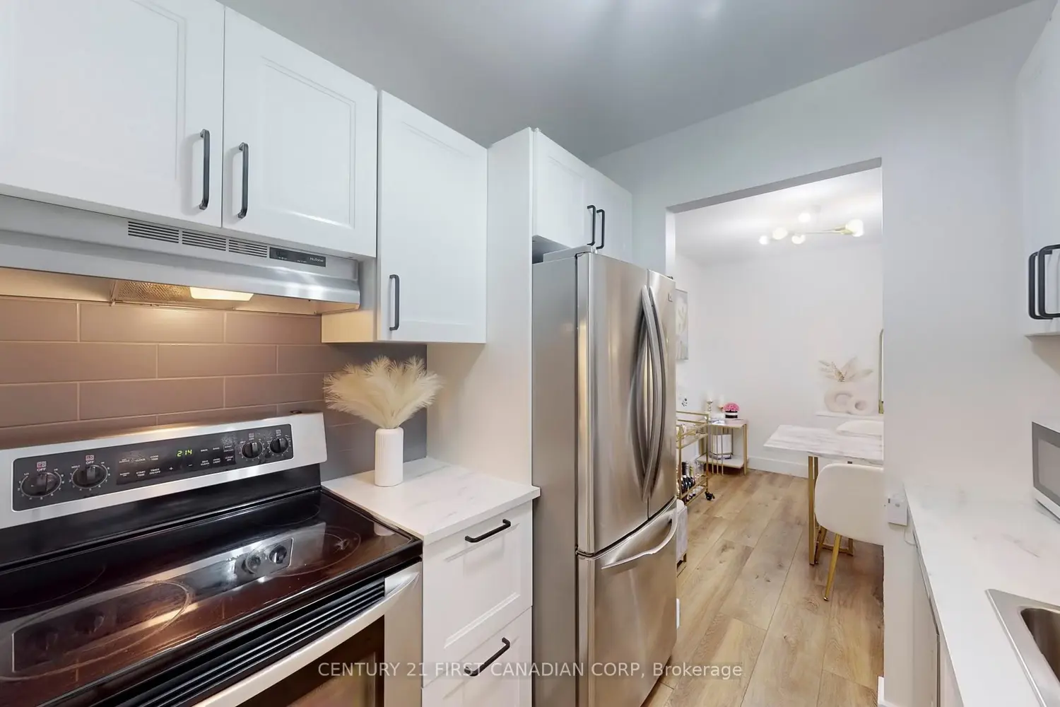 735 Deveron Crescent 319 photo 4