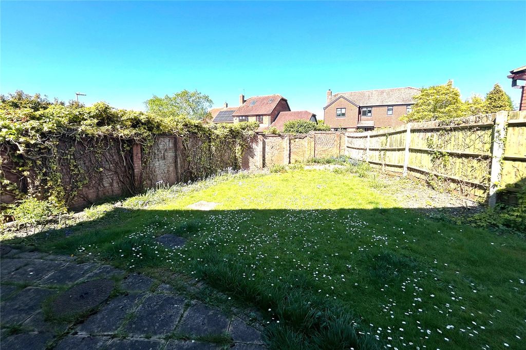 Additional image 3 of 4 bed detached house for saleDriftway Road, Hook, Hampshire RG27