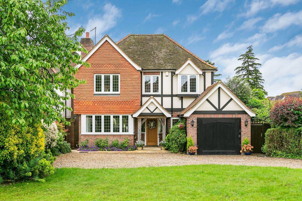 5 bed detached house for saleGeorges Wood Road, Brookmans Park, Hatfield AL9
