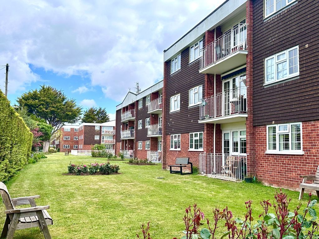 2 bed flat for sale44 Mark Anthony Court, Hayling Island PO11