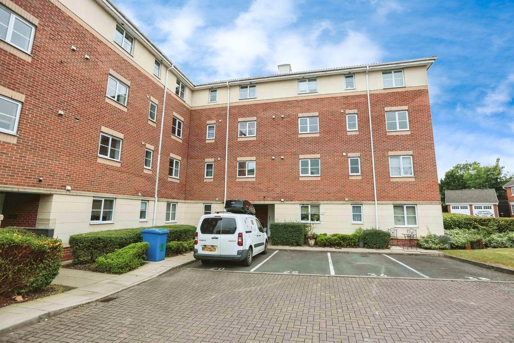 Additional image 11 of 2 bed flat for saleCavalier Drive, Halesowen B63