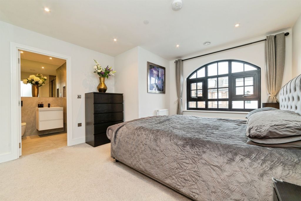 Additional image 10 of 2 bed flat for saleBircherley Green, Hertford SG14