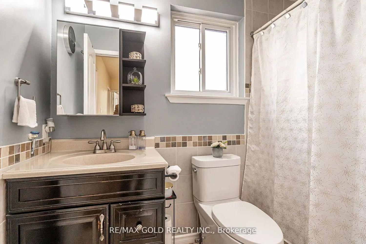 33 Guildford Crescent 33 photo 4