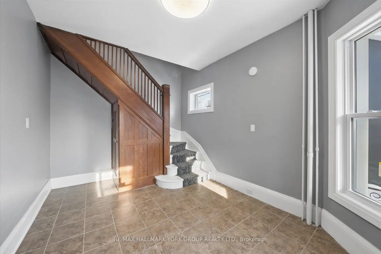 16 Albert Street photo 3