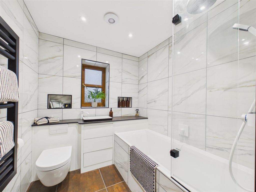 Additional image 28 of 5 bed detached house for saleHeads Lane, Hessle HU13