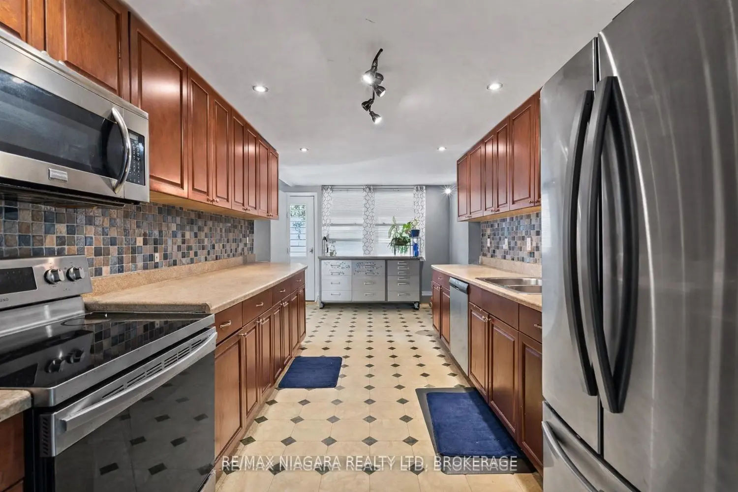 Additional image 7 of 549 Ferndale Avenue
