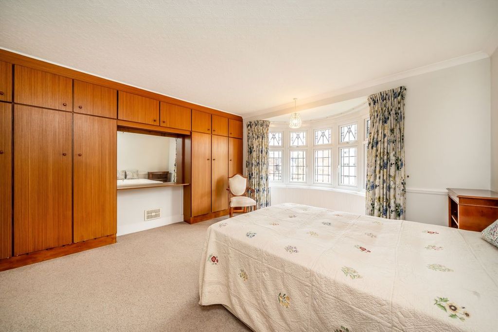 Additional image 6 of 4 bed semi-detached house for saleBath Road, Hounslow TW3