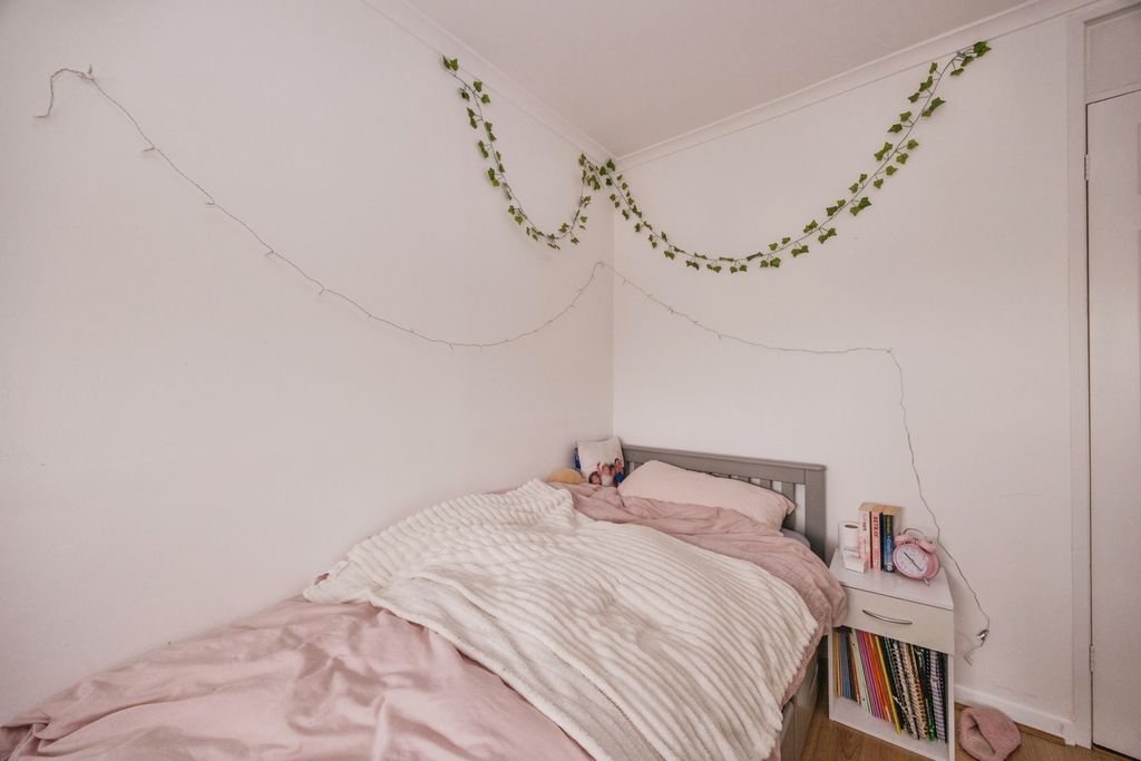 Additional image 17 of 3 bed flat for saleChidham Close, Havant, Hampshire PO9