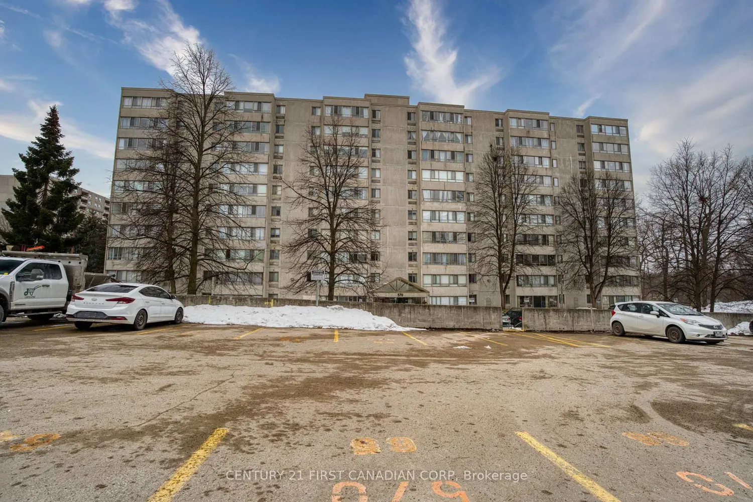 570 Proudfoot Lane 912
