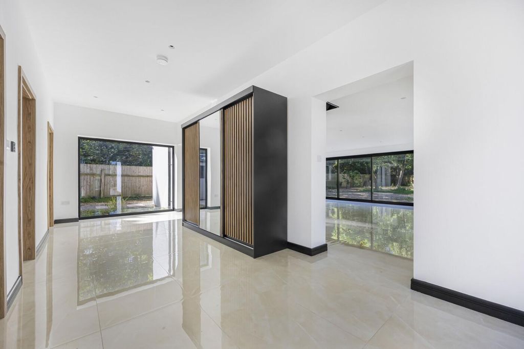 Additional image 5 of 5 bed detached house for saleMakins Road, Henley-On-Thames RG9