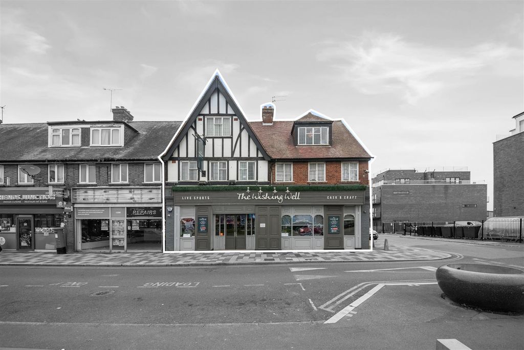 Additional image 4 of 6 bed property for saleUxbridge Road, Hayes UB4
