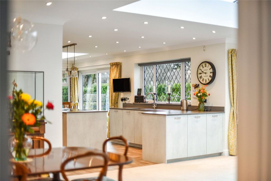 Additional image 6 of 4 bed detached house for saleOrchard Road, Hayling Island, Hampshire PO11