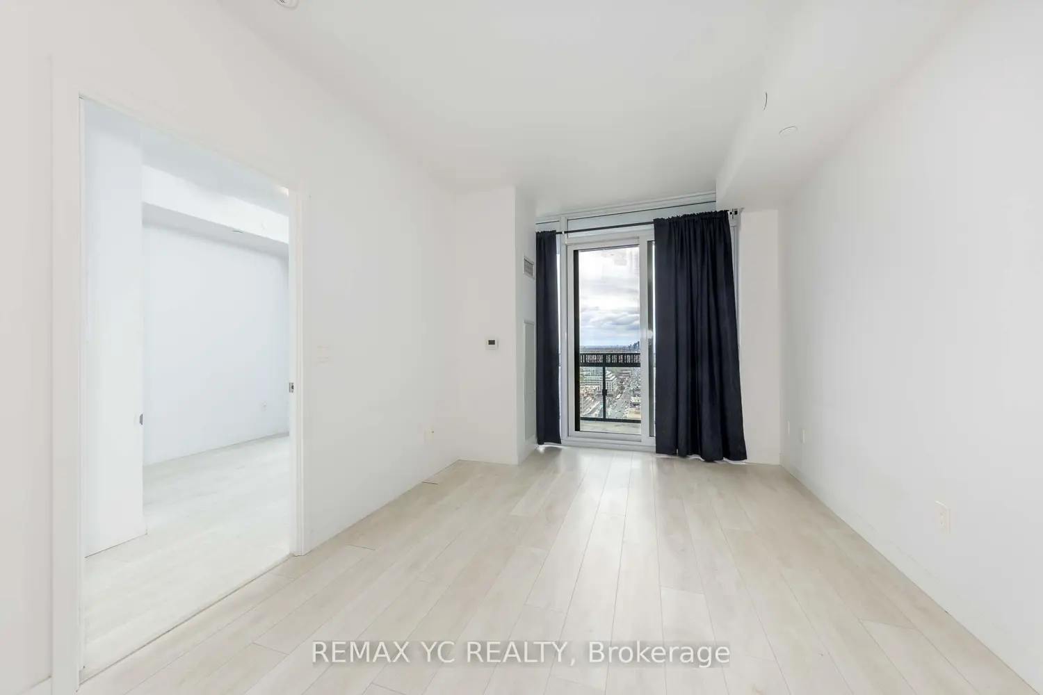 Additional image 7 of 8 Eglinton Avenue 2206