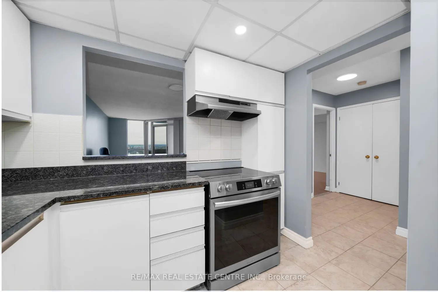 20 Mcfarlane Drive 1504 photo 4