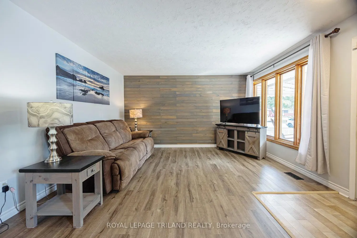 107 Susan Avenue photo 5