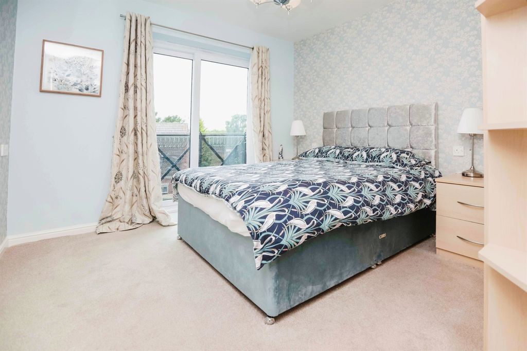 Additional image 4 of 2 bed flat for saleCavalier Drive, Halesowen B63