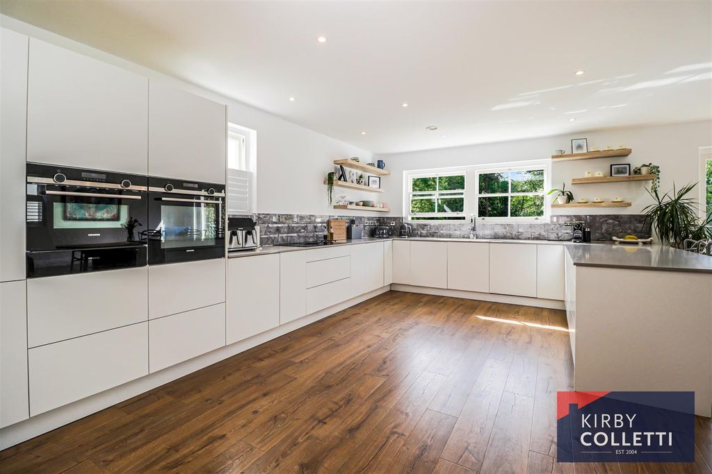 Additional image 18 of 5 bed detached house for saleWoodlands Drive, Hoddesdon EN11